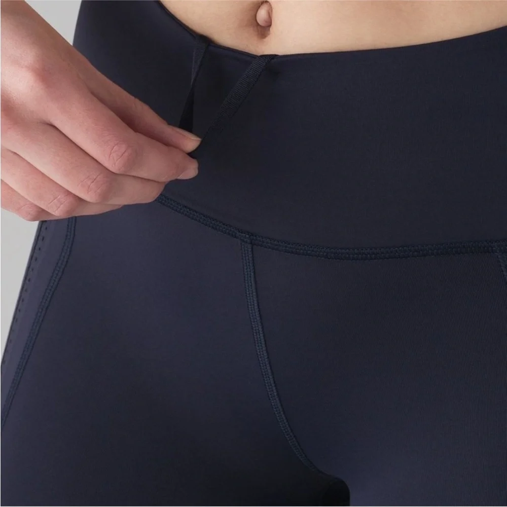 Lululemon Invigorate 7/8 Tight Midnight Navy size 8 - Picture 4 of 9